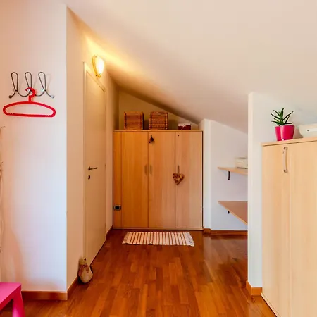 Feriehus Aurora By Interhome Colico