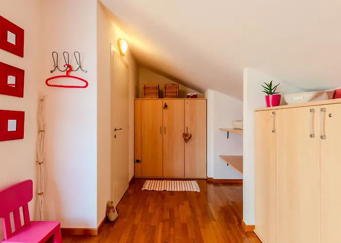 Semesterbostad Aurora By Interhome Colico