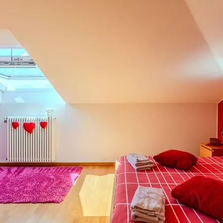 Aurora By Interhome Colico