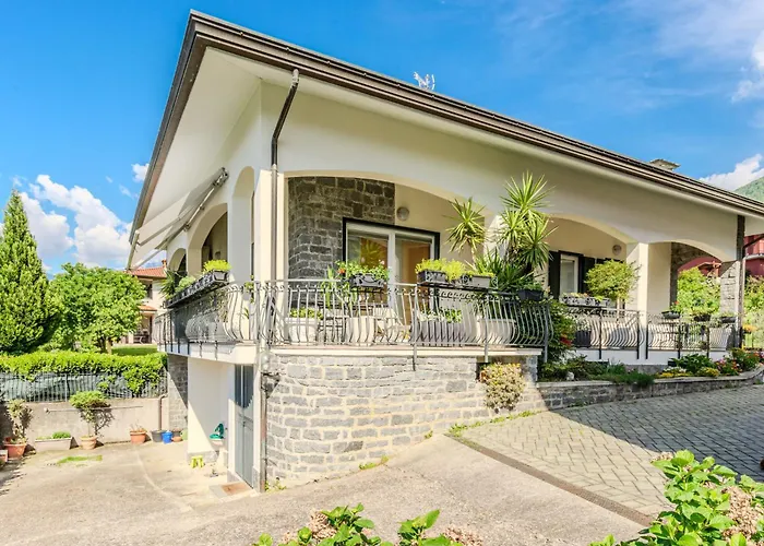Сasa de vacaciones Aurora By Interhome Colico